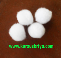 Pompom Putih ukuran 1 cm isi 50 pcs (MBS046)