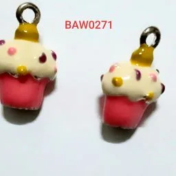 Liontin model cup cake