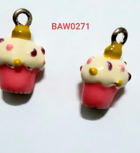 Liontin model cup cake