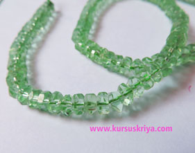 Manik gelas bulat pipih persegi,light green clear