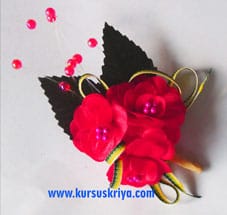 Korsase 3 bunga merah