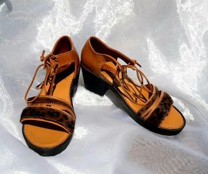 Sepatu sandal coklat pull kombinasi print motif macan