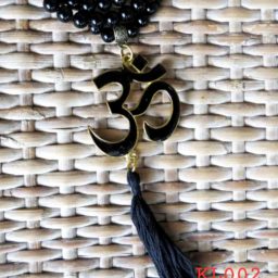 Kalung black onyx liontin om hitam