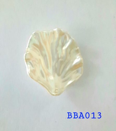 Kelopak bunga akrilik white pearl size M