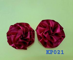 Kuntum bunga mawar satin warna burnt carmine