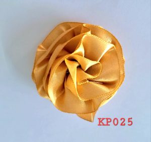 Kuntum bunga mawar satin warna gold ochre