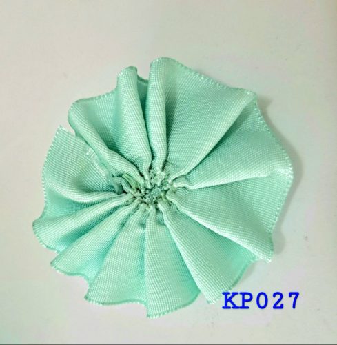 Kuntum bunga mawar satin warna aqua
