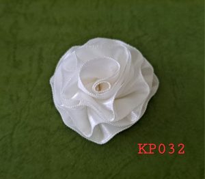 Kuntum bunga mawar satin warna white