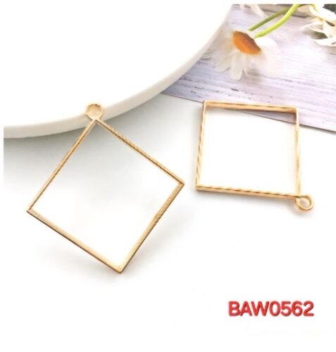 Bezel big square gold