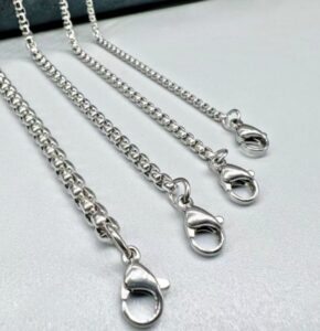 Kalung rantai titanium warna silver