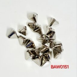 Ornamen Hiasan jahit segitiga spike stud
