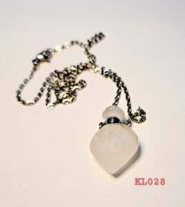Kalung liontin botol parfume mungil natural clear quartz rantai warna silver