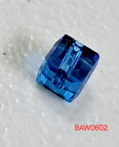 Manik-manik kristal austria bentuk kotak 6 mm warna lake blue clear