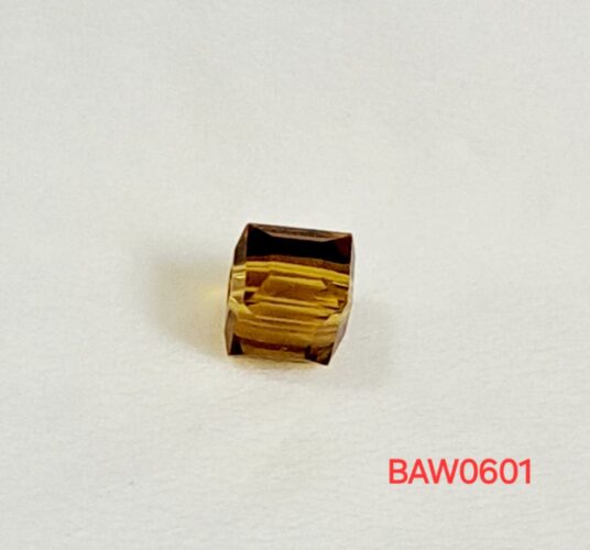 Manik-manik kristal austria bentuk kotak 6 mm warna ochre clear
