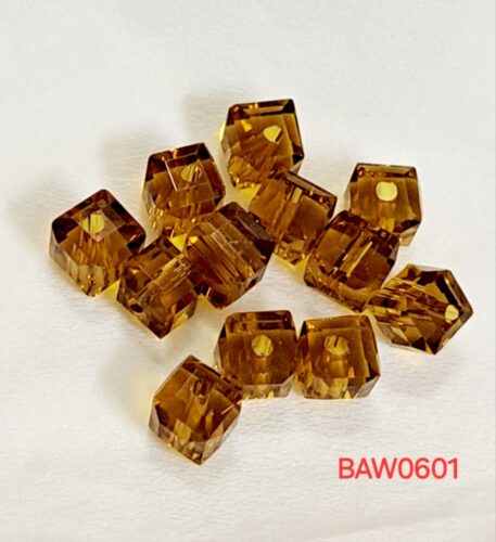 Manik-manik kristal austria bentuk kotak 6 mm warna ochre clear