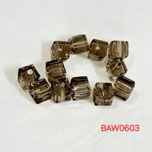 Manik-manik kristal austria bentuk kotak 6 mm warna black clear