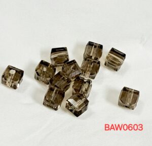 Manik-manik kristal austria bentuk kotak 6 mm warna black clear