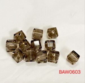 Manik-manik kristal austria bentuk kotak 6 mm warna black clear