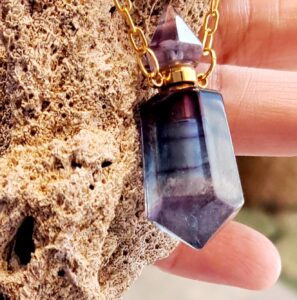Kalung liontin hexagon bottle parfume natural fluorite rantai gold