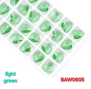 Manik-manik kristal austria bentuk hati 14 mm warna light green