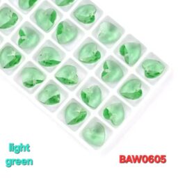 Manik-manik kristal austria bentuk hati 14 mm warna light green
