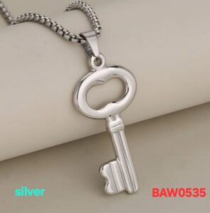 Liontin bentuk kunci kuno stainless steel 304 warna silver