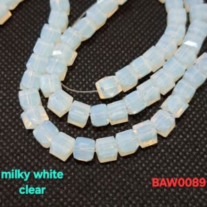 Manik-manik kristal austria bentuk kotak facet 6 mm warna milky white clear