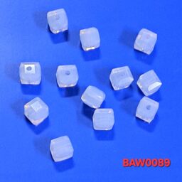 Manik-manik kristal austria kotak facet 6mm warna milky white clear