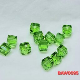 Manik-manik kristal austria kotak facet 6mm pale green clear