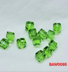 Manik-manik kristal austria kotak facet 6mm pale green clear