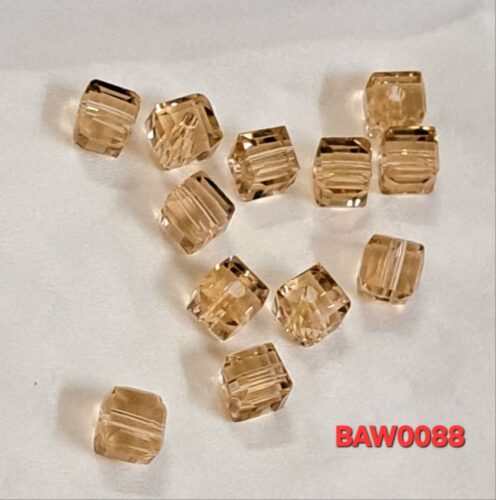 Manik-manik kristal austria bentuk kotak facet 6mm warna light brown clear