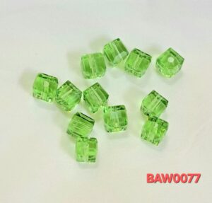 Manik-manik kristal austria bentuk kotak facet 6mm warna light green clear
