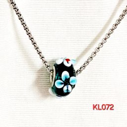 Kalung rantai stainless steel liontin lampwork tosca bunga putih-merah
