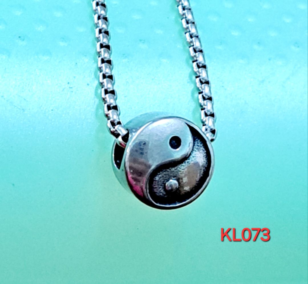 Kalung rantai stainless steel tai chi yin-yang charm 316L