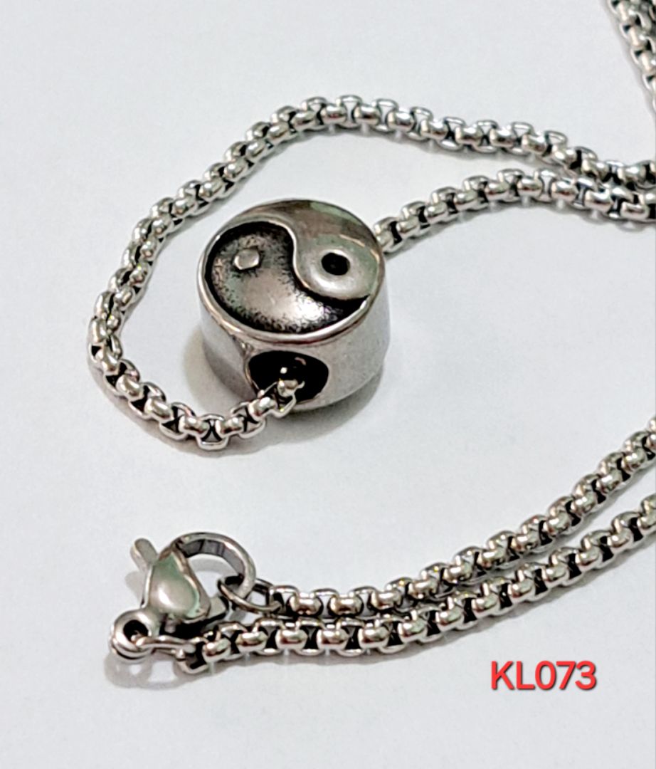 Kalung rantai stainless steel tai chi yin-yang charm 316L