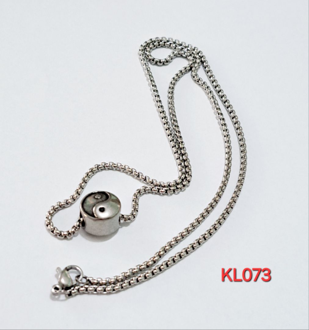 Kalung rantai stainless steel tai chi yin-yang charm 316L