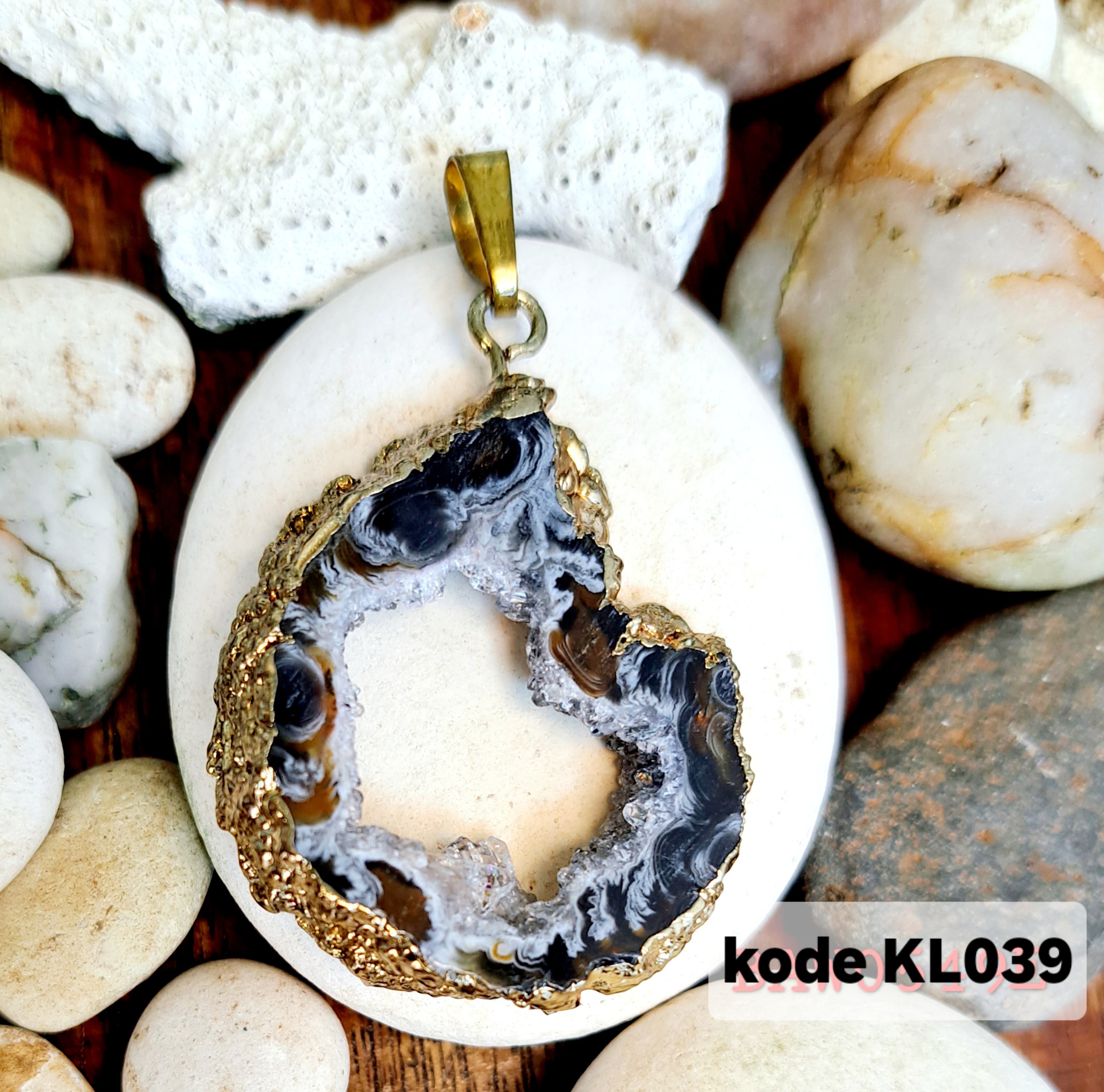 KL039 kalung druzy agate